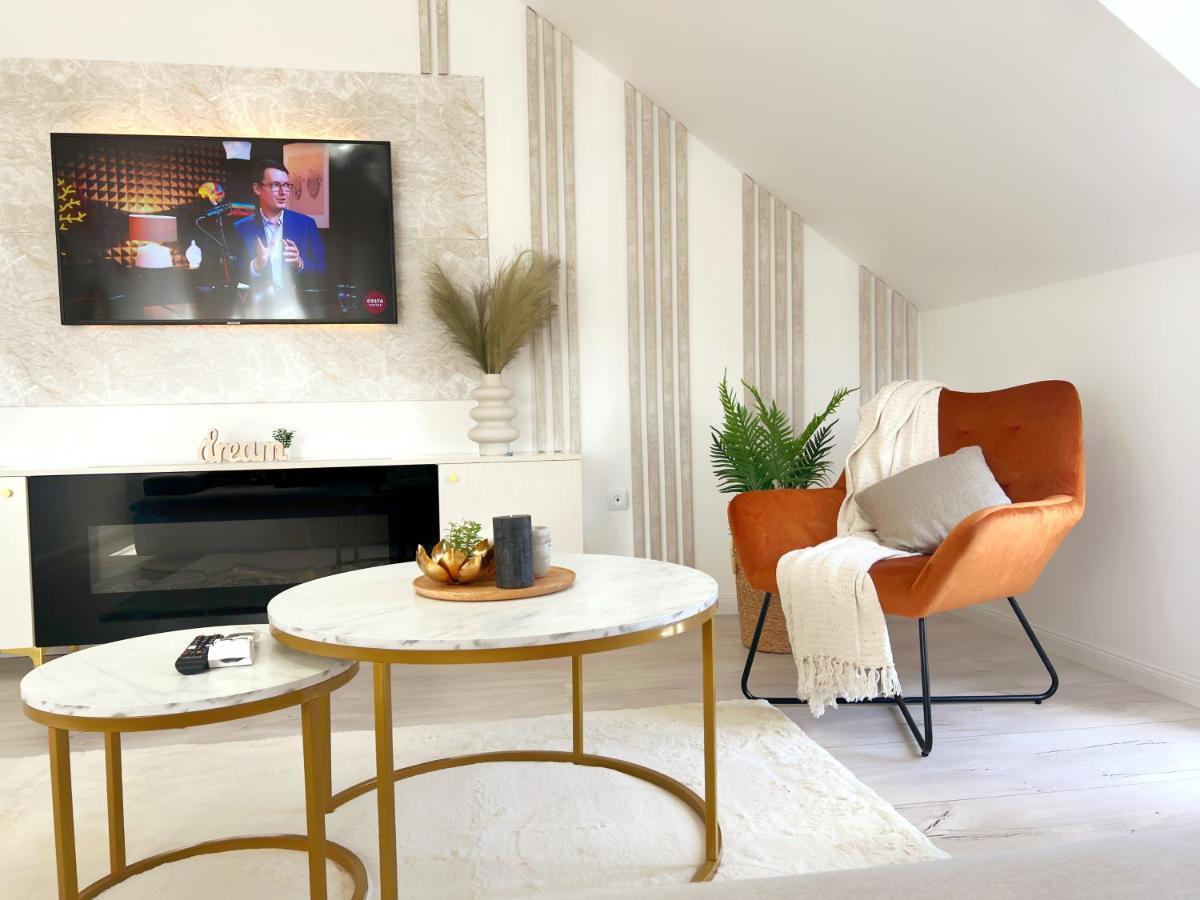 Studio Poienii - A Cozy Stay 5 Min Away From The Center Bistriţa Exterior foto