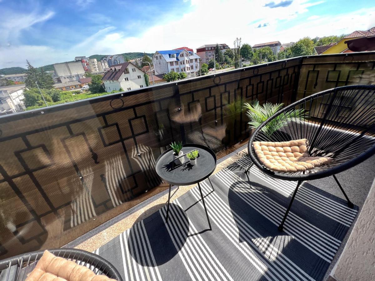 Studio Poienii - A Cozy Stay 5 Min Away From The Center Bistriţa Exterior foto